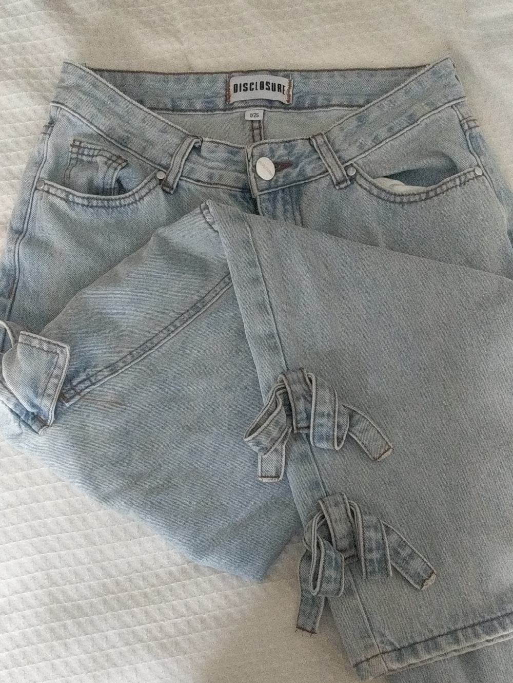 Disclosure Light Wash Wide Leg Cargo Bow Jeans Size 1/25